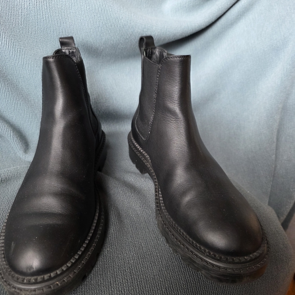 AGL- Black Chelsea boots size 40 (US 9.5) - Picture 4 of 8
